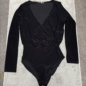 Boohoo Night Black Long-sleeve wrap front Bodysuit Size 6 PTP approx. 19”